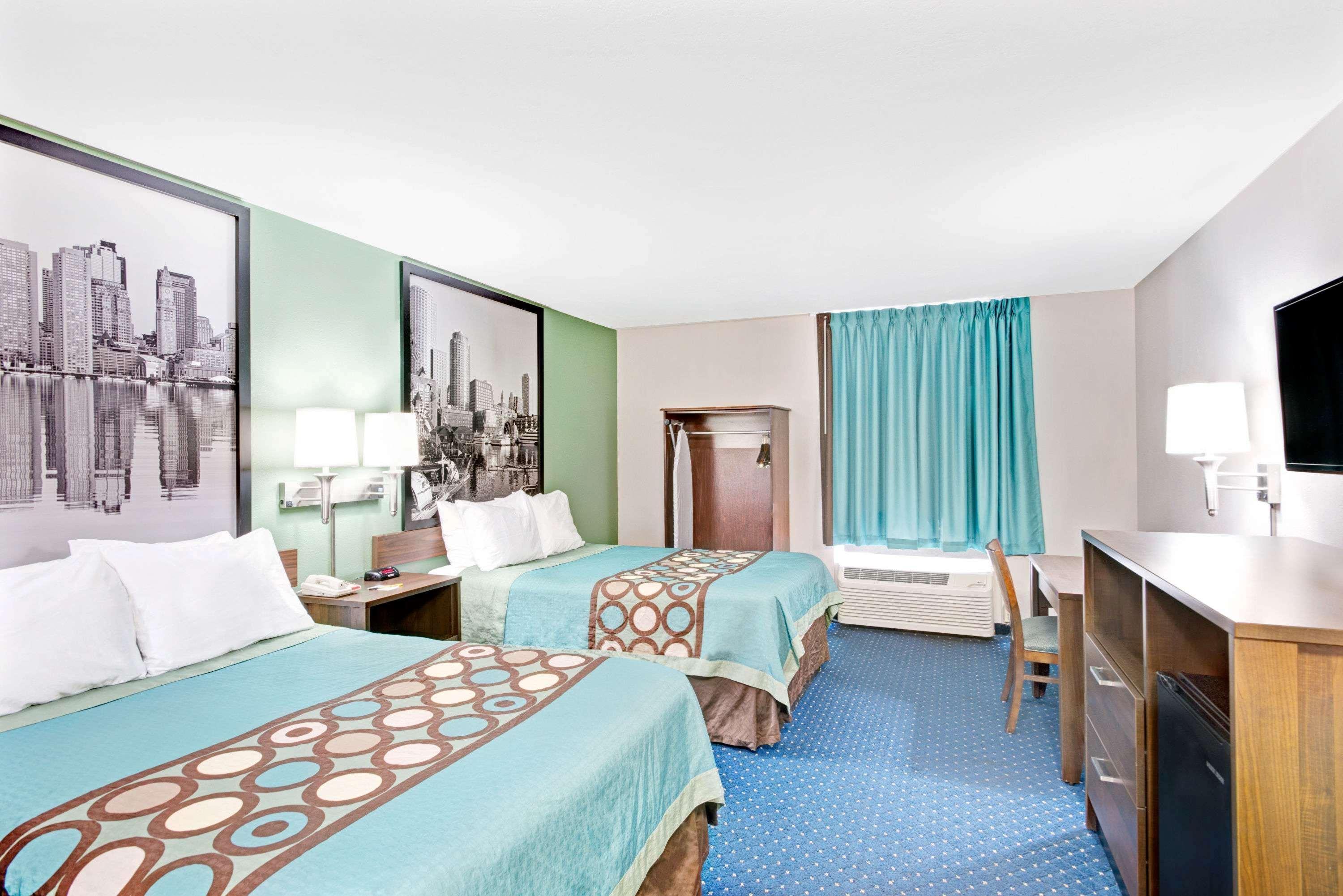 Hotel Super 8 By Wyndham Brockton Extérieur photo