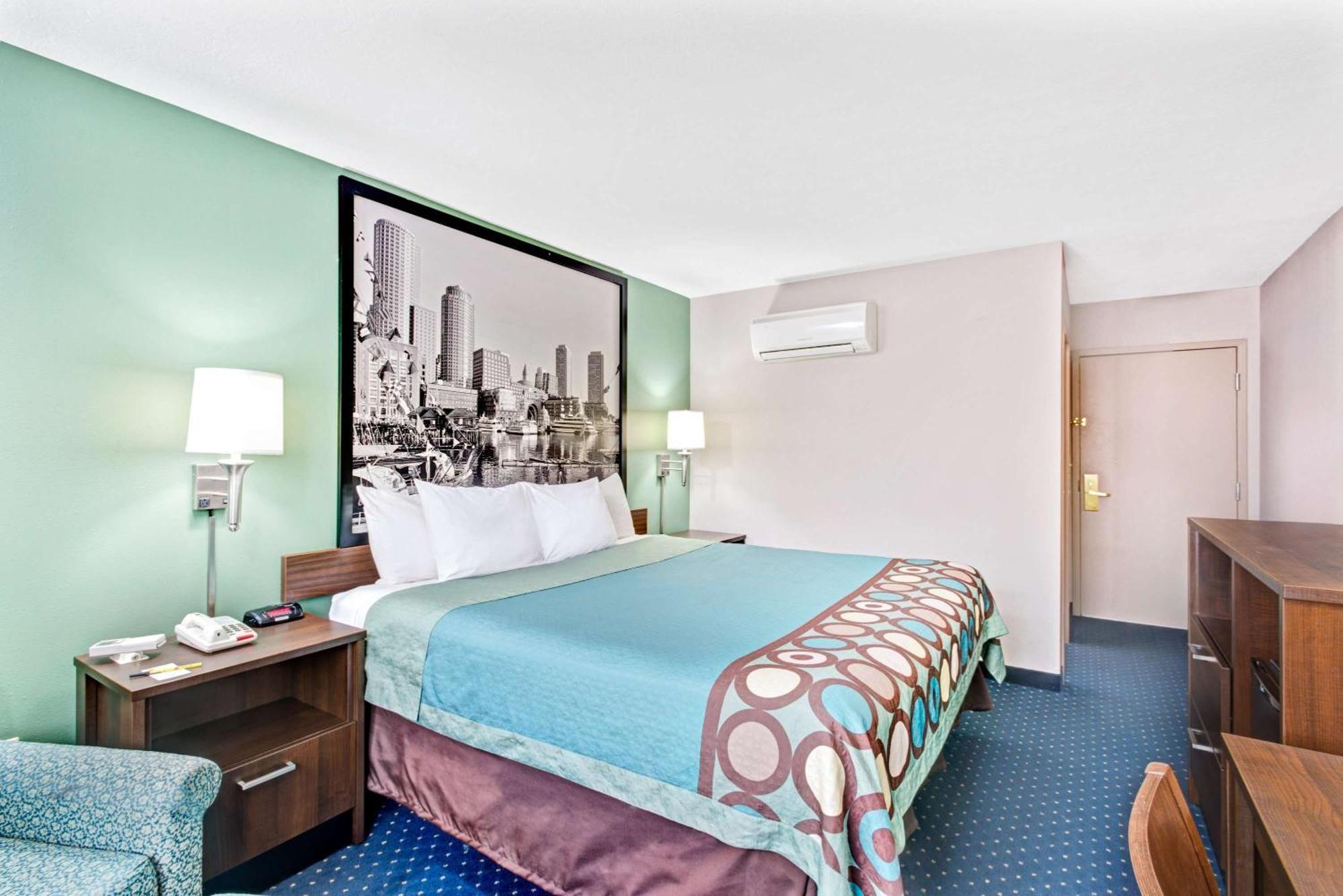 Hotel Super 8 By Wyndham Brockton Extérieur photo