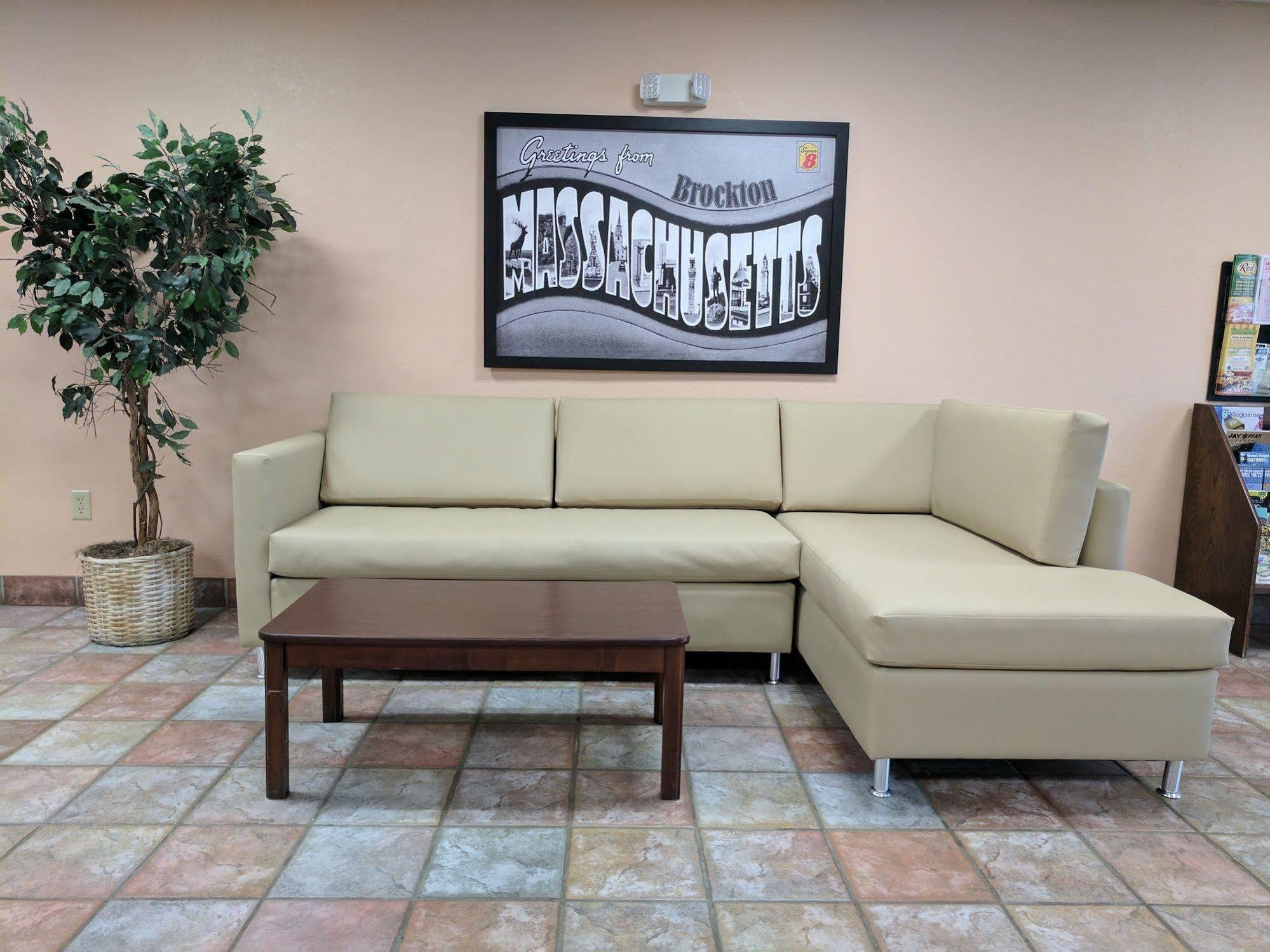 Hotel Super 8 By Wyndham Brockton Extérieur photo